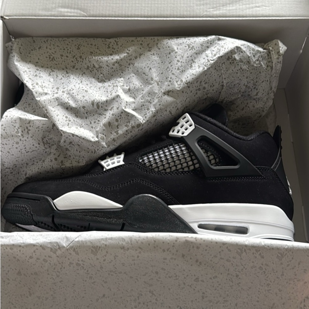 Men's Jordan 4 “White Thunder”